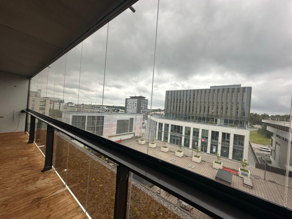 Espoo parveke aurinkosuojakalvo Kalvotalo